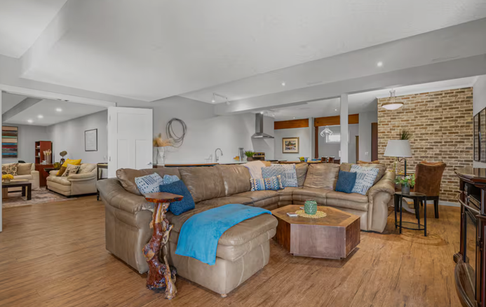 Suite TLC: Your Luxe Retreat