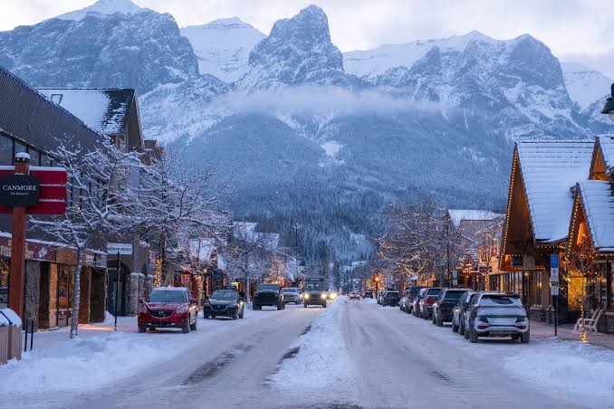 Canmore housing square